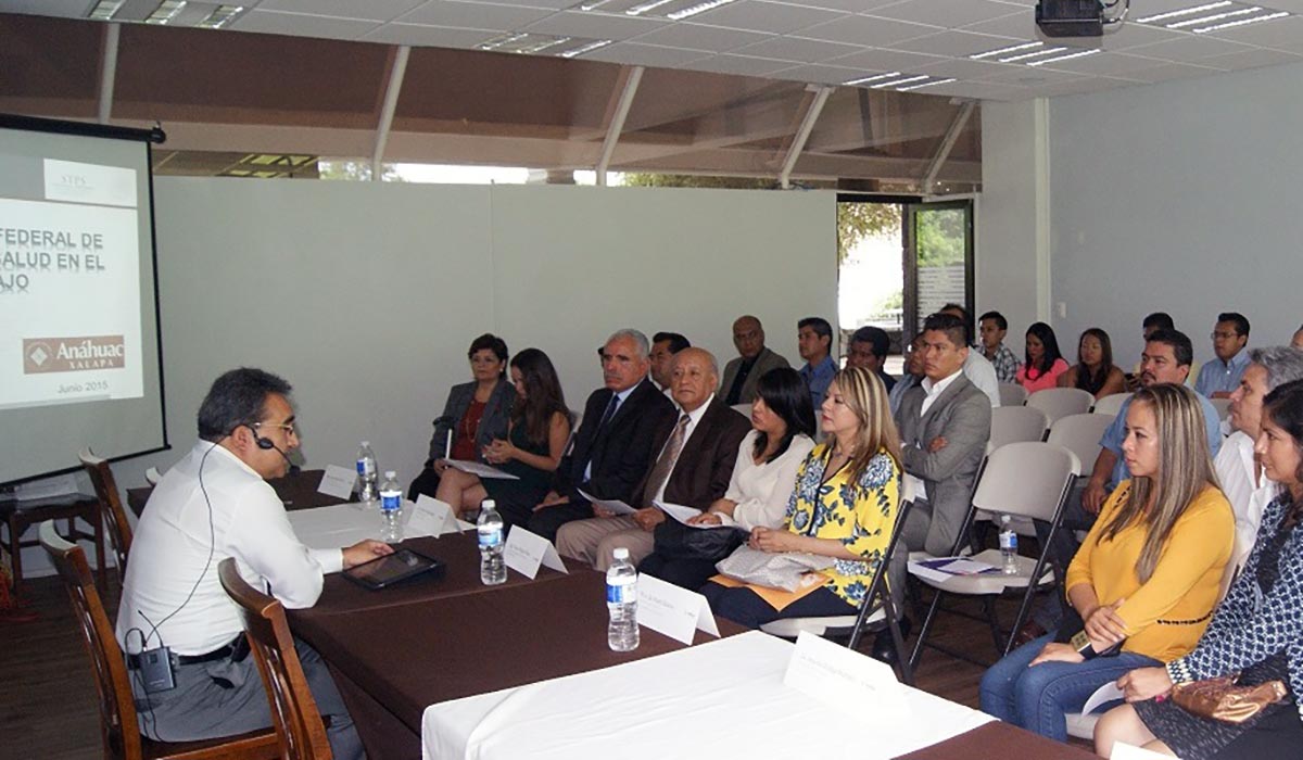 2 / 3 - Presentación del Diplomado en Seguridad y Salud en el Trabajo 2 / 3 - Presentación del Diplomado en Seguridad y Salud en el Trabajo