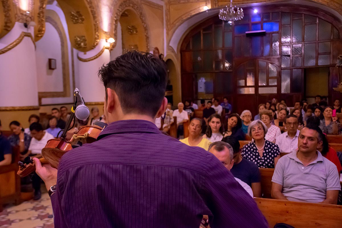 4 / 10 - El talento del Ensamble Clásico Anáhuac hace gala en la Iglesia de San José, la más antigua de Xalapa