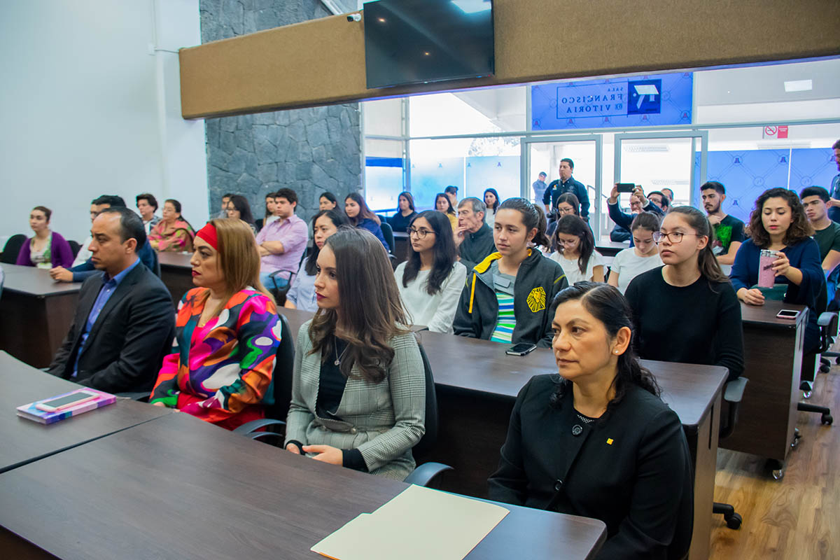 1 / 6 - Alumnos, profesores y directivos parte de la Comunidad Anáhuac.