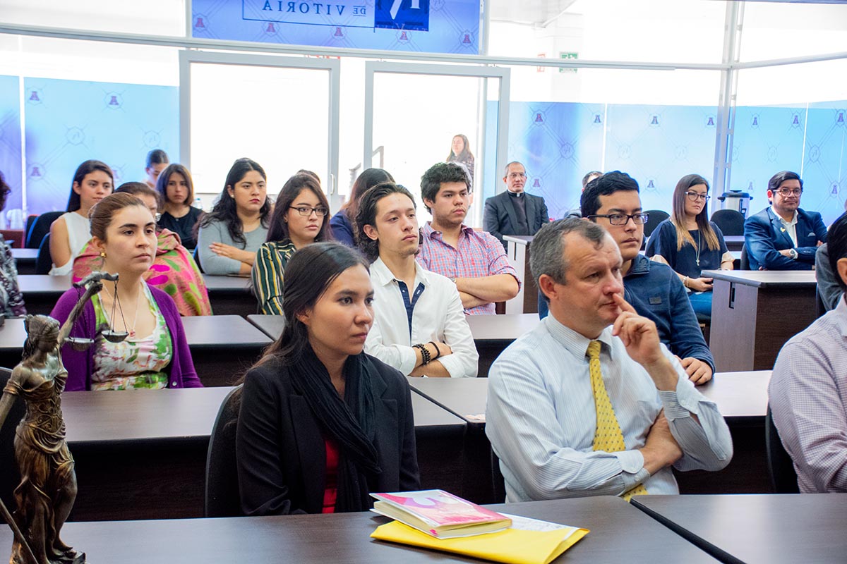 3 / 6 - Alumnos, profesores y directivos parte de la Comunidad Anáhuac.