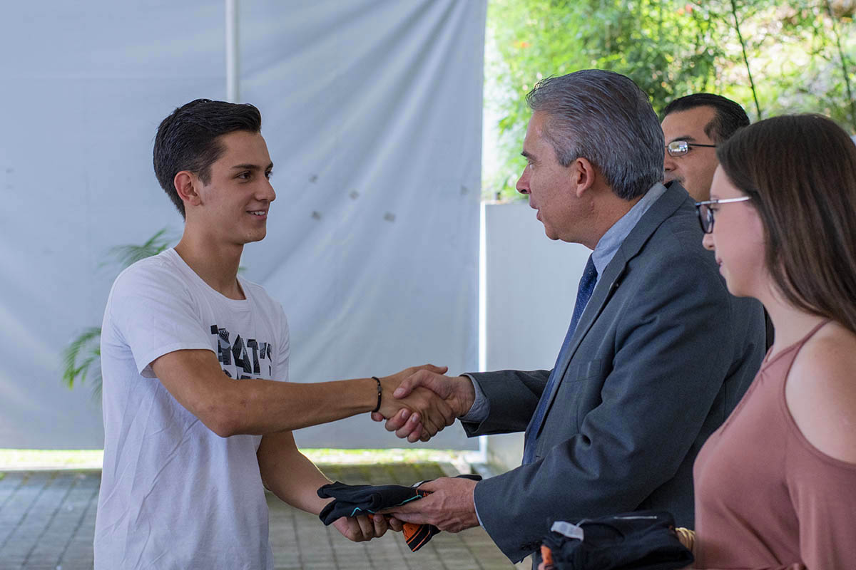 5 / 12 - Oficina de Internacionalización Reconoce a Alumnos Internacionales