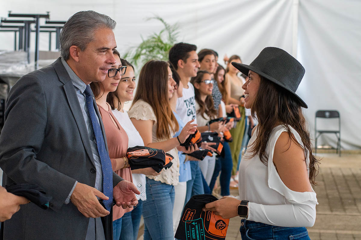 6 / 12 - Oficina de Internacionalización Reconoce a Alumnos Internacionales