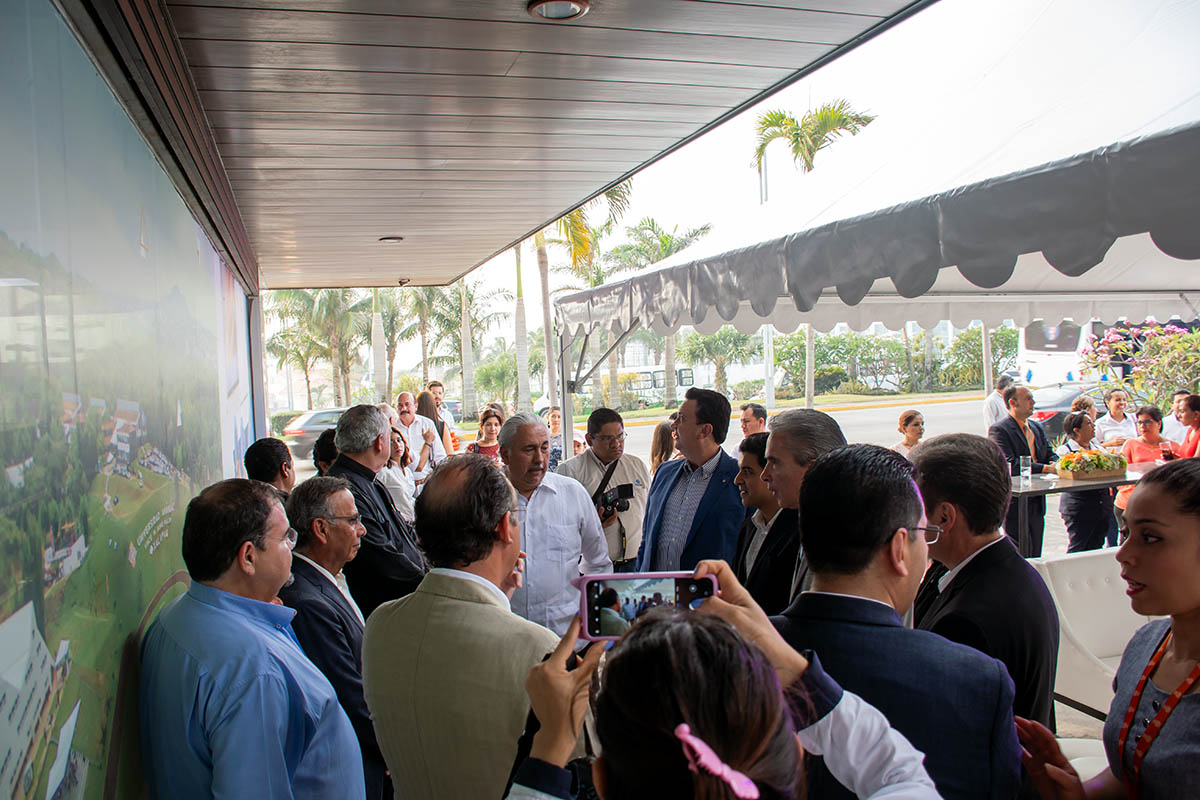 1 / 10 - La Universidad Anáhuac acerca a Veracruz y Boca del Río un nuevo espacio de Atención y Capacitación