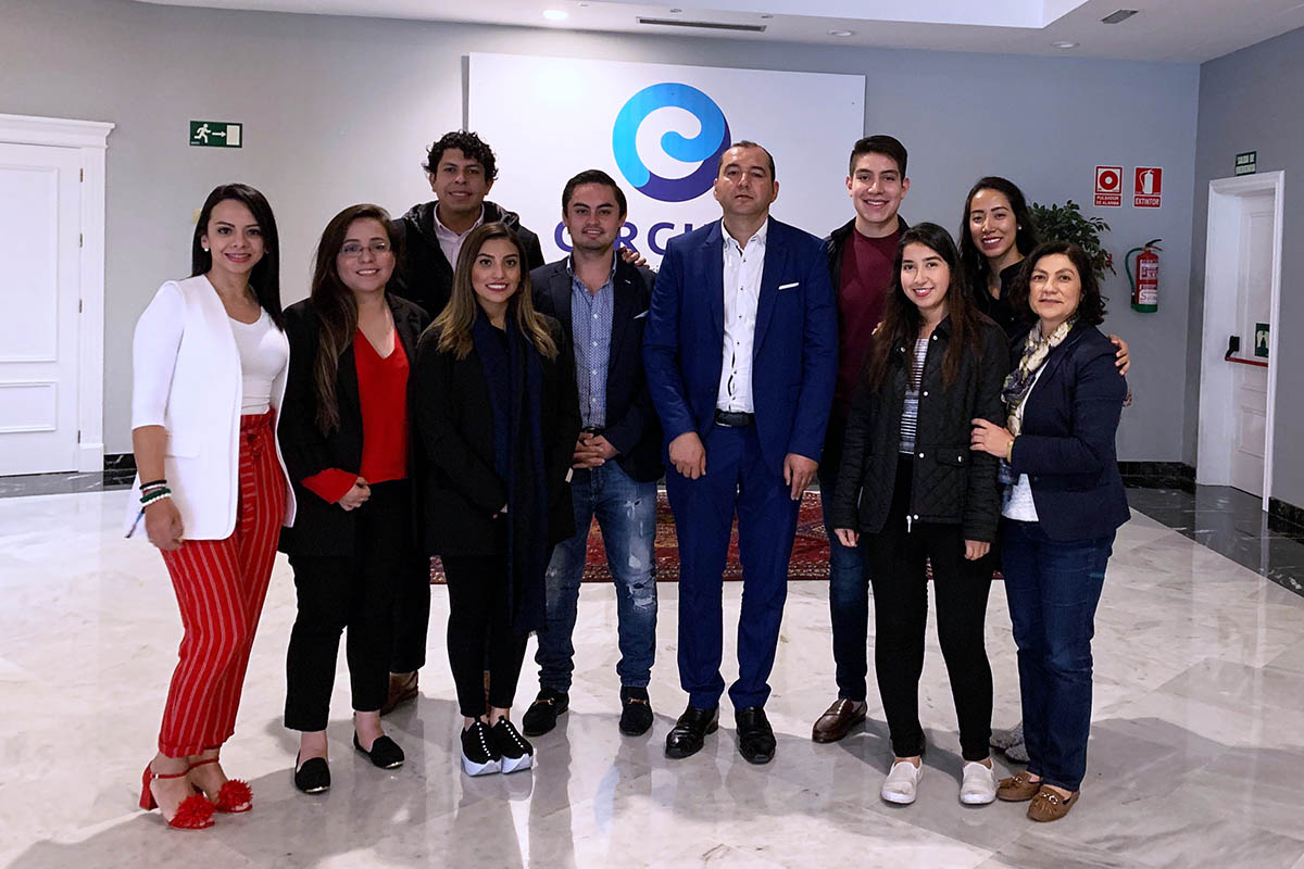 8 / 9 - Alumnos de la Universidad Anáhuac Xalapa viajaron a España para realizar Estudios en Alta Dirección