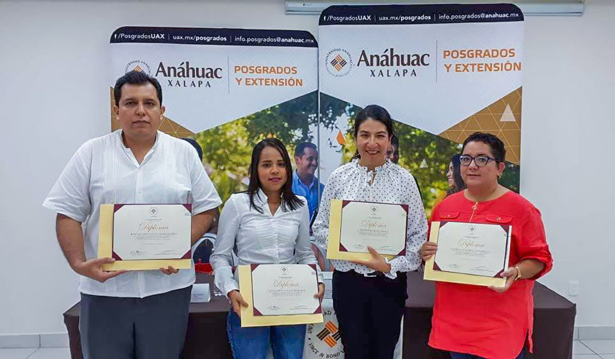 2 / 4 - Concluye el Primer Diplomado Anáhuac en el nuevo espacio de Capacitación en Veracruz