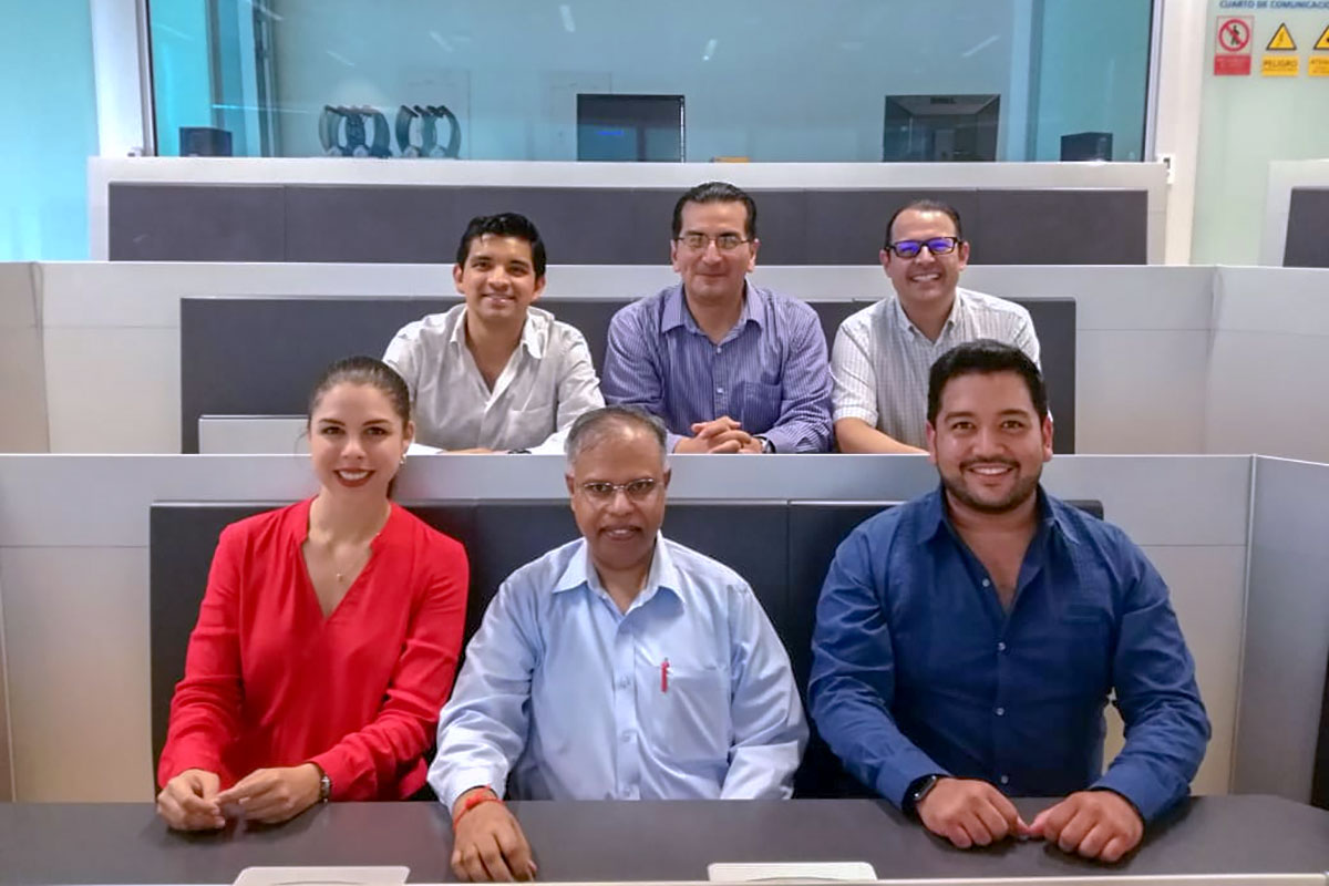 6 / 8 - Contingente del UNOCBA en visita al Puerto de Veracruz.