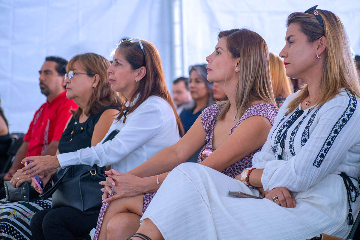 1 / 26 - Felicitaciones a la Comunidad de Extensión Universitaria