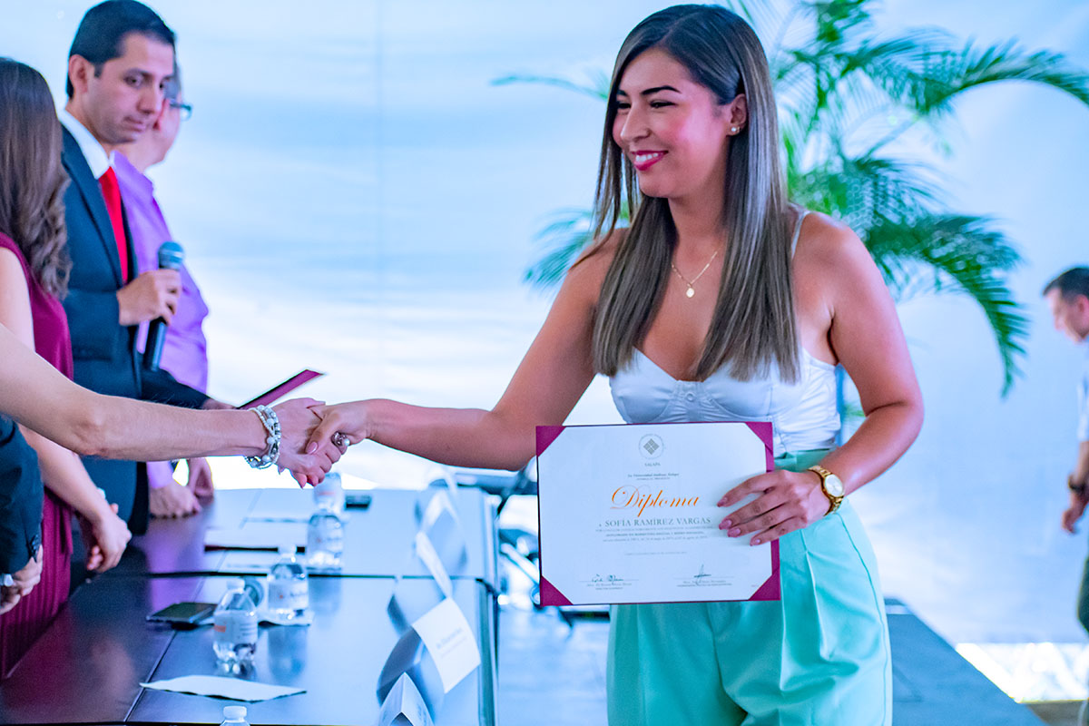 10 / 26 - Felicitaciones a la Comunidad de Extensión Universitaria