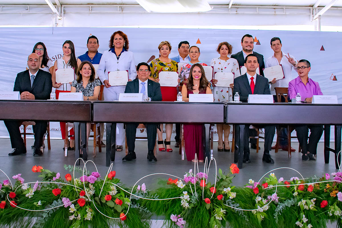 15 / 26 - Felicitaciones a la Comunidad de Extensión Universitaria