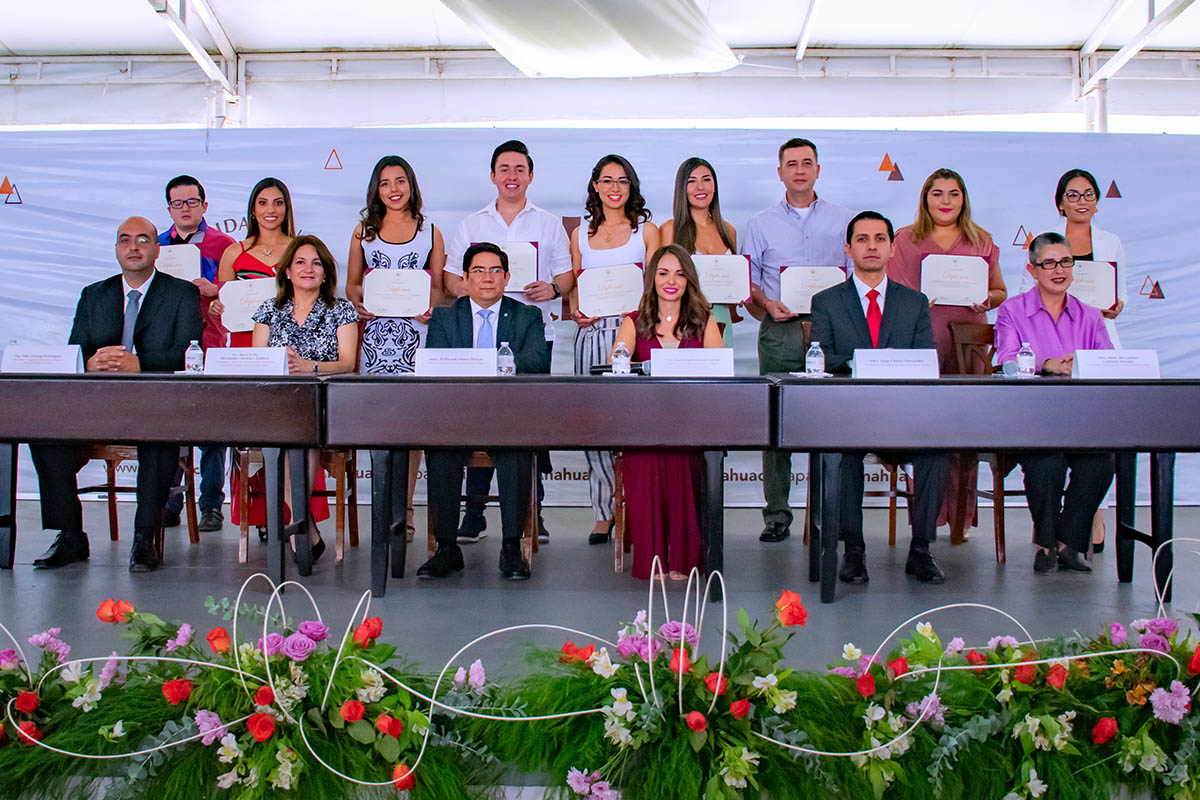 17 / 26 - Felicitaciones a la Comunidad de Extensión Universitaria