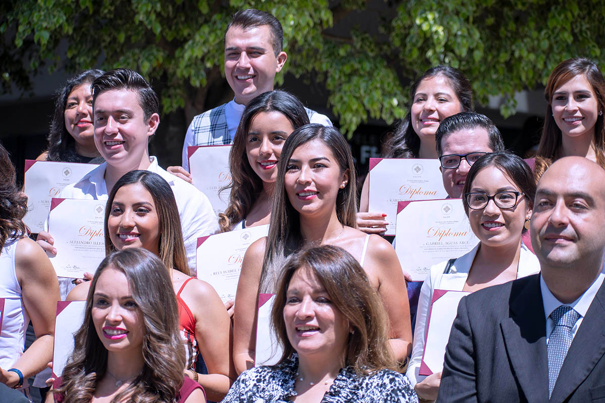 20 / 26 - Felicitaciones a la Comunidad de Extensión Universitaria