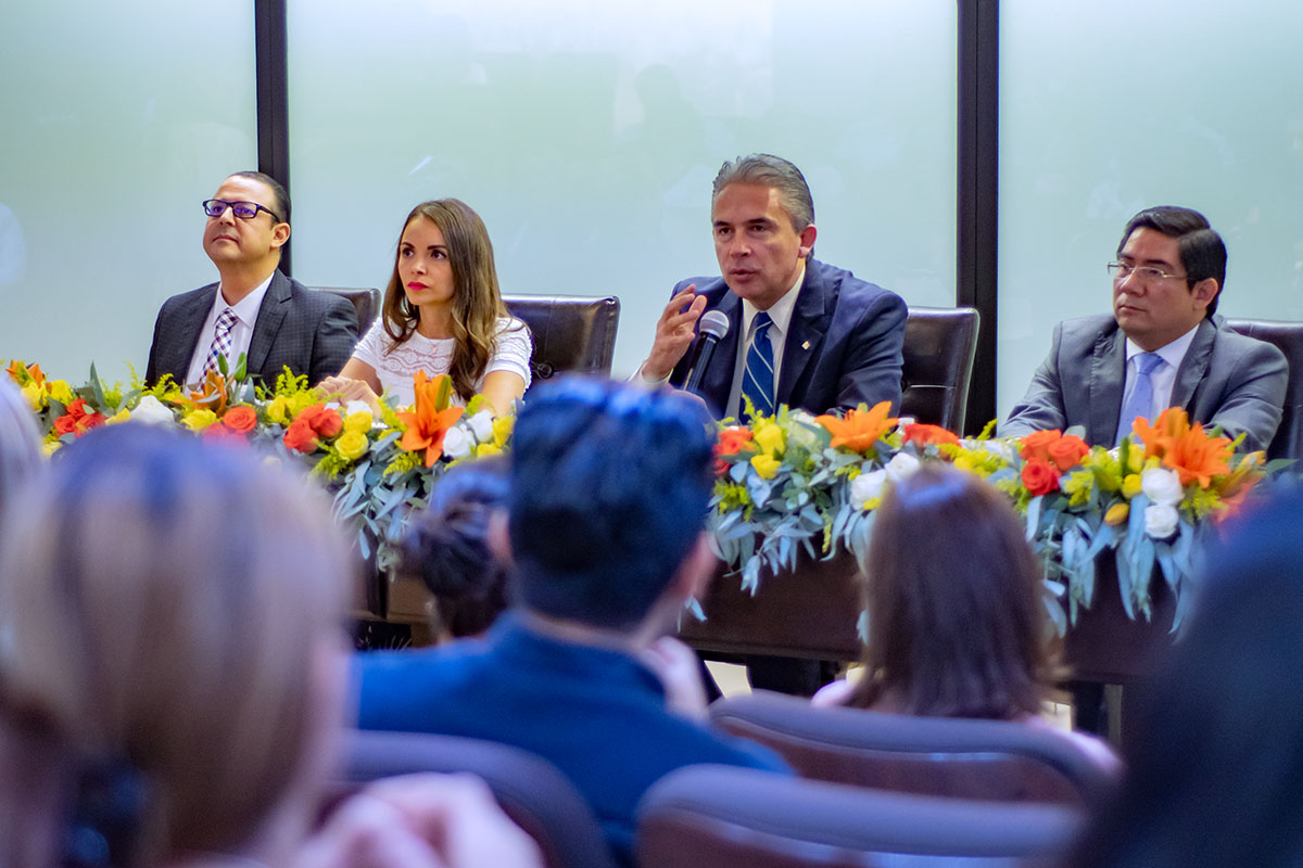 3 / 24 - Clausura de los Diplomados en Tanatología y Adolescencia: Psicología del Joven Actual