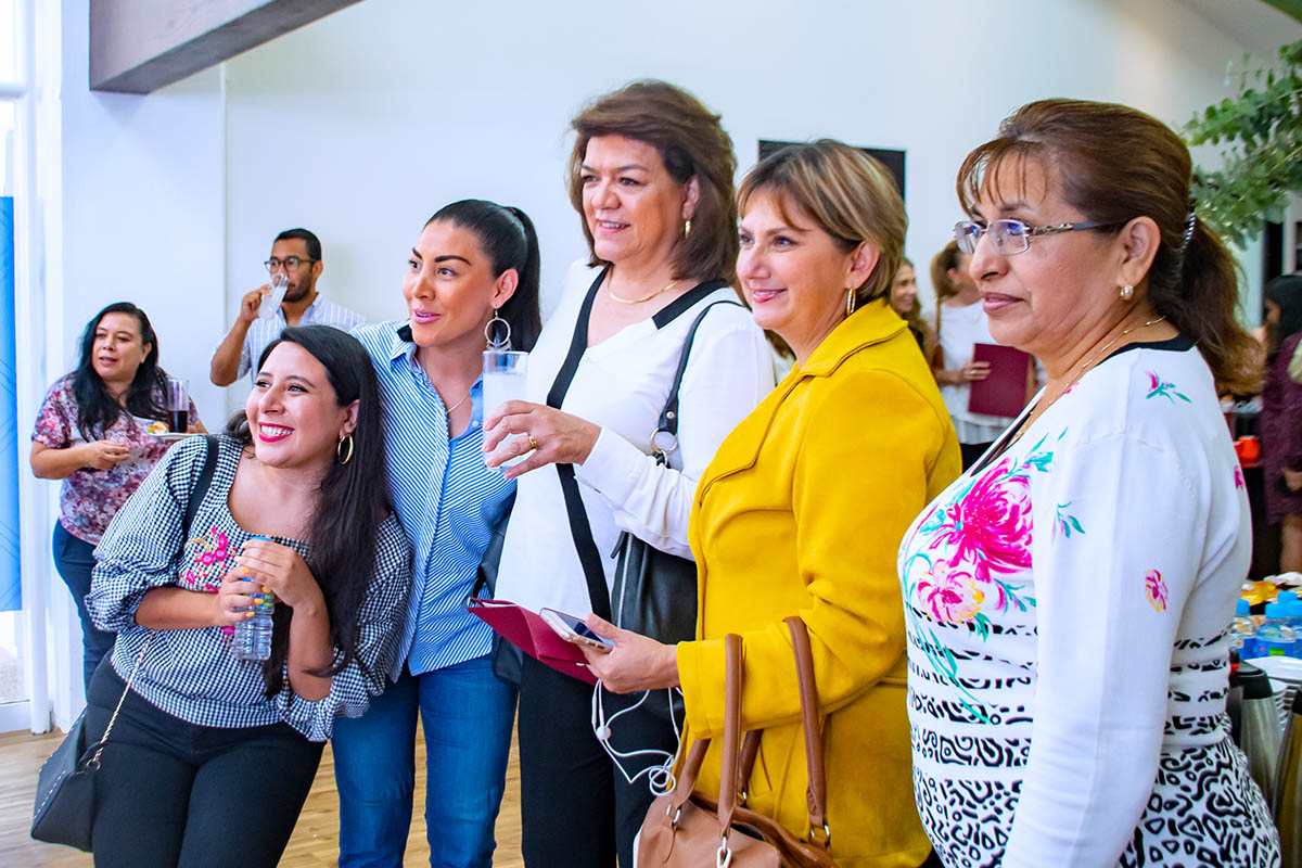 24 / 24 - Clausura de los Diplomados en Tanatología y Adolescencia: Psicología del Joven Actual