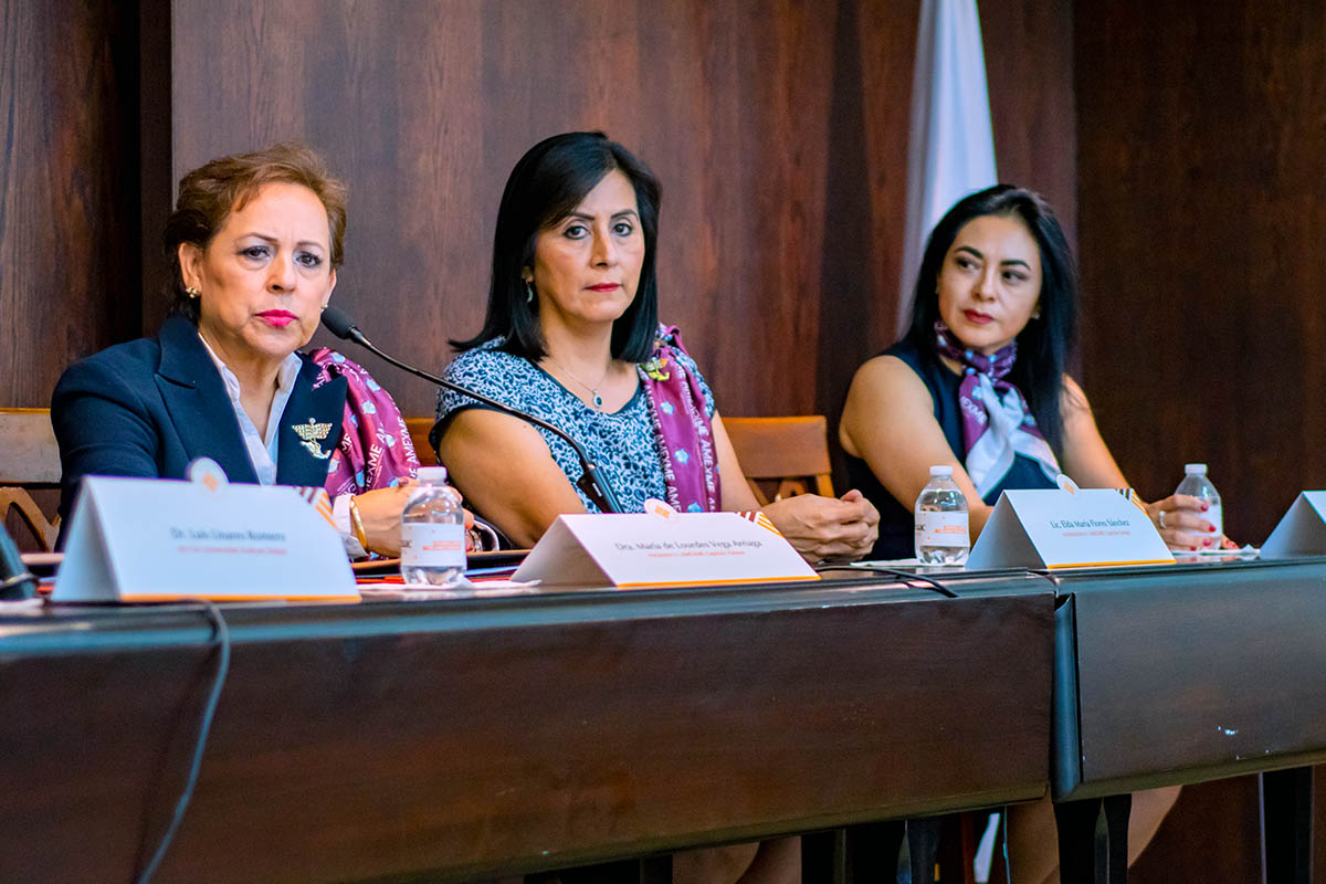 3 / 7 - Propiciamos el Desarrollo Empresarial mediante la Firma del Convenio con la AMEXME, Capítulo Xalapa