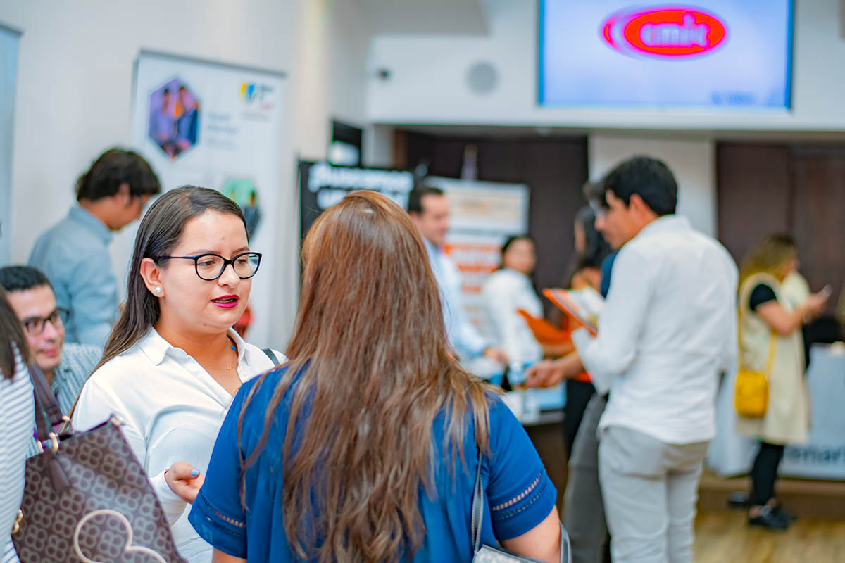 5 / 7 - Egresados Anáhuac Xalapa y Empresas Buscadoras de Talento Convergen en la IV Edición de la Jornada Laboral Anáhuac