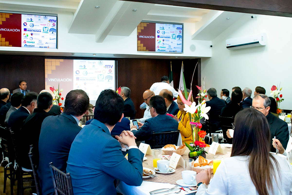 4 / 6 - III Edición del Desayuno para Consejeros Consultivos Anáhuac