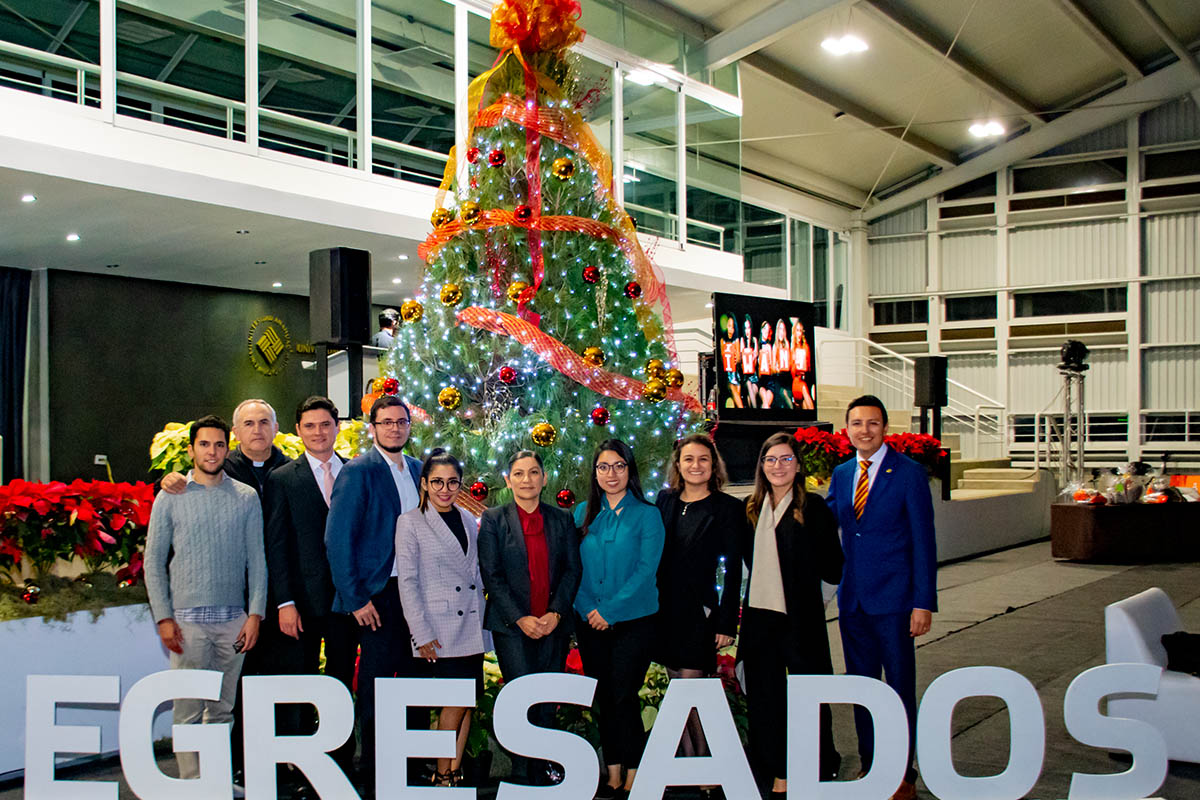 14 / 19 - Brindis Navideño de Egresados 2019: Back to the Beginning