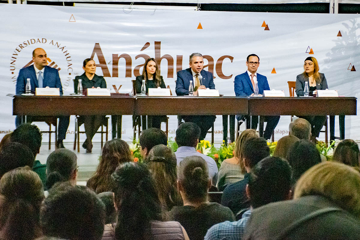 2 / 16 - Clausura Masiva de Diplomados