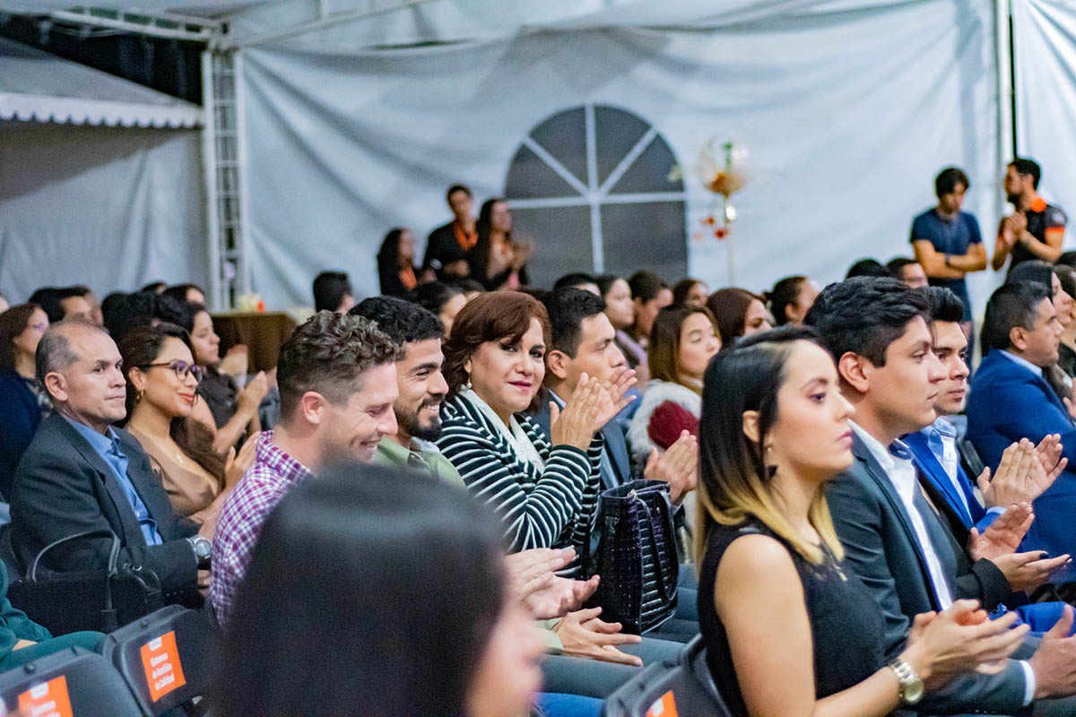 4 / 16 - Clausura Masiva de Diplomados