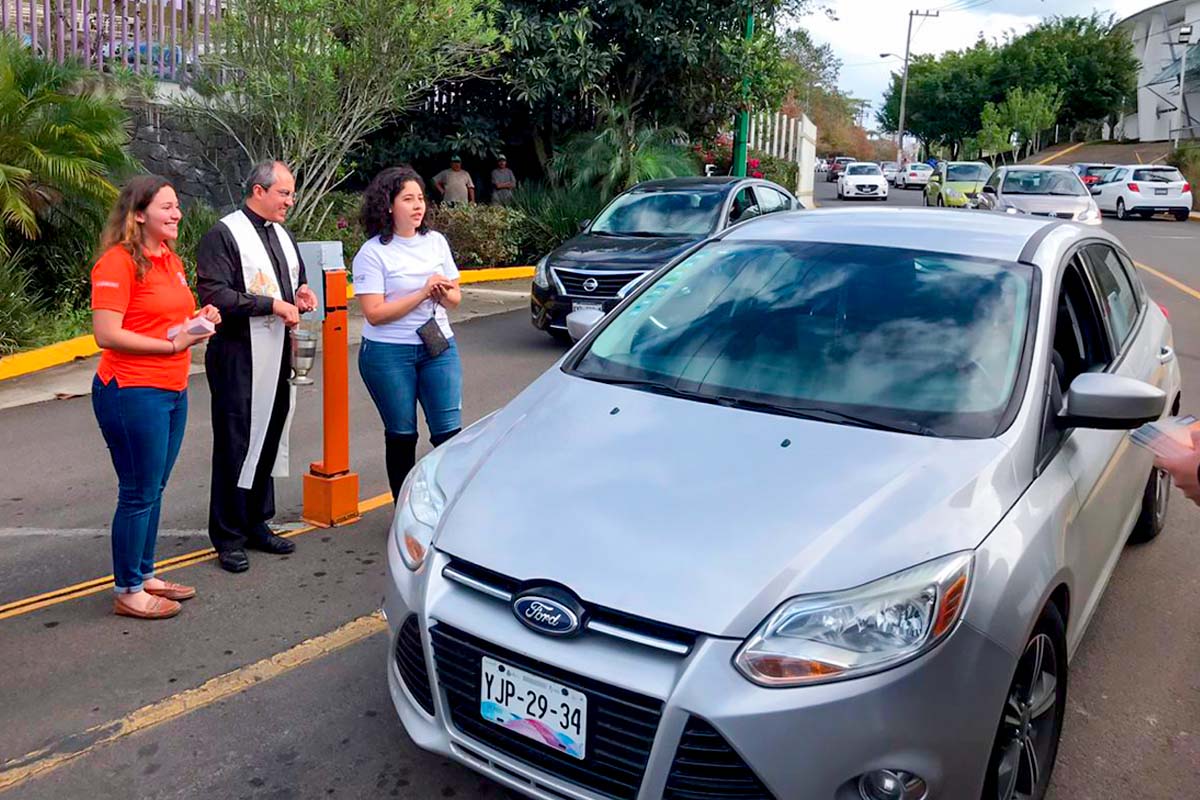 3 / 5 - Primera Jornada de Bendición de Coches en la Anáhuac