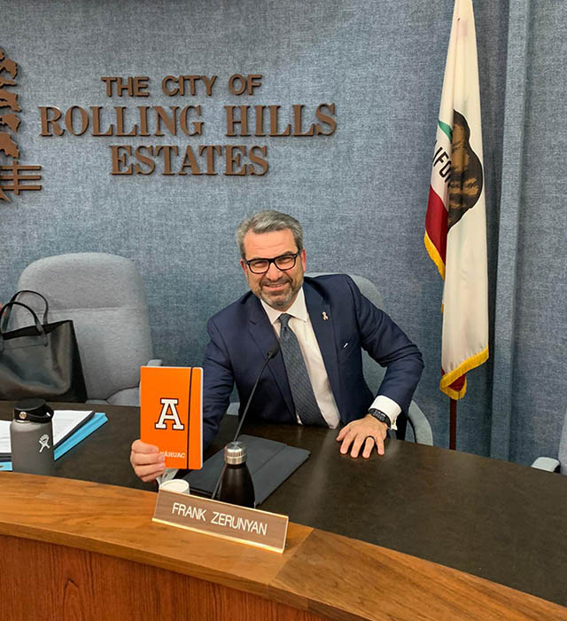 Dr. Frank Zerunyan en la Universidad Anáhuac Xalapa