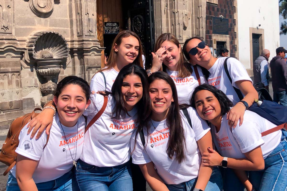 4 / 5 - Jóvenes Universitarios Anáhuac a los Pies de la Guadalupana