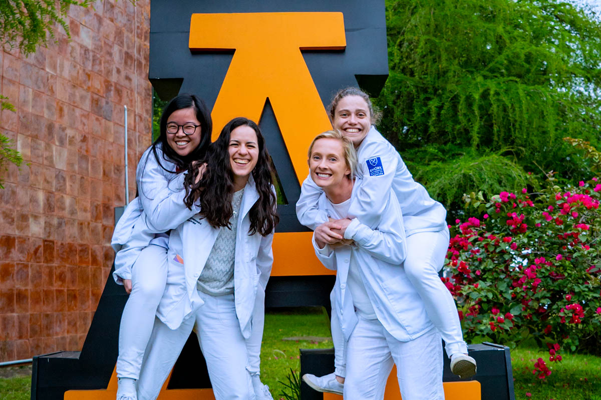 4 / 5 - Despedida de Alumnas Visitantes del University of Nebraska Medical Center