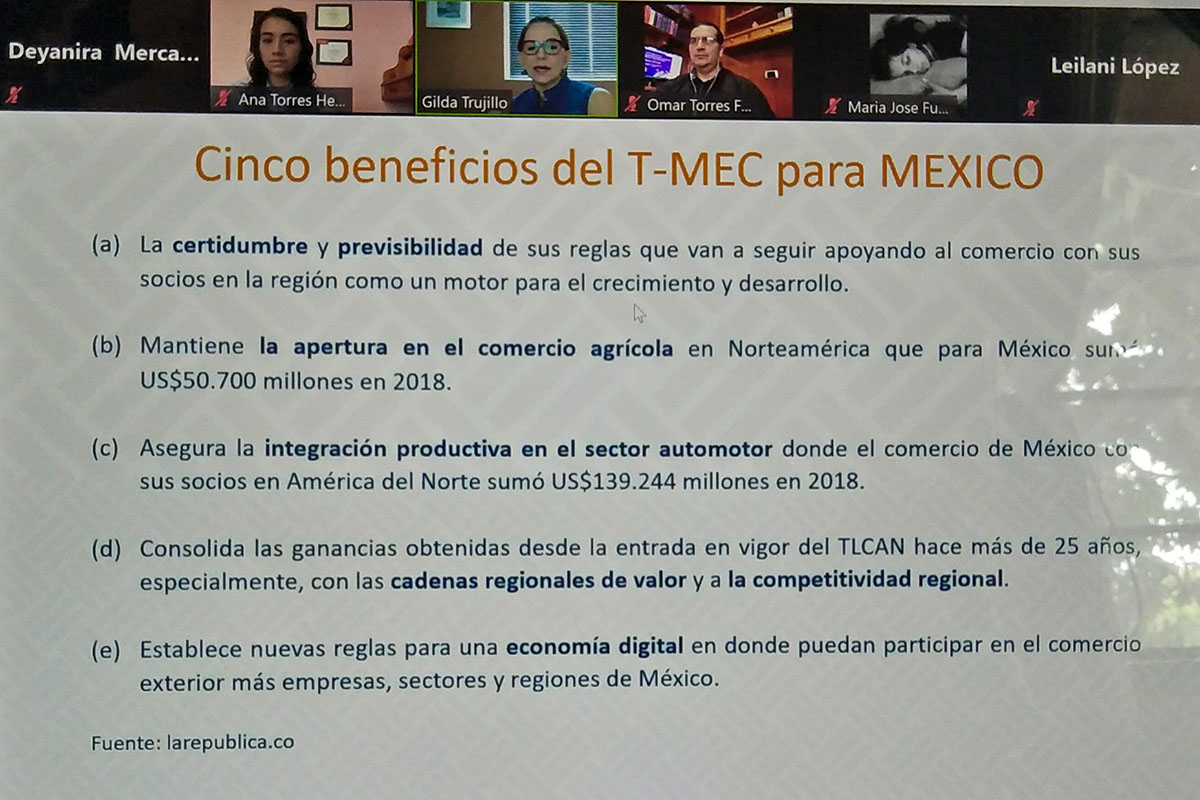 2 / 3 - Consejera de Negocios Internacionales Imparte Conferencia Magistral