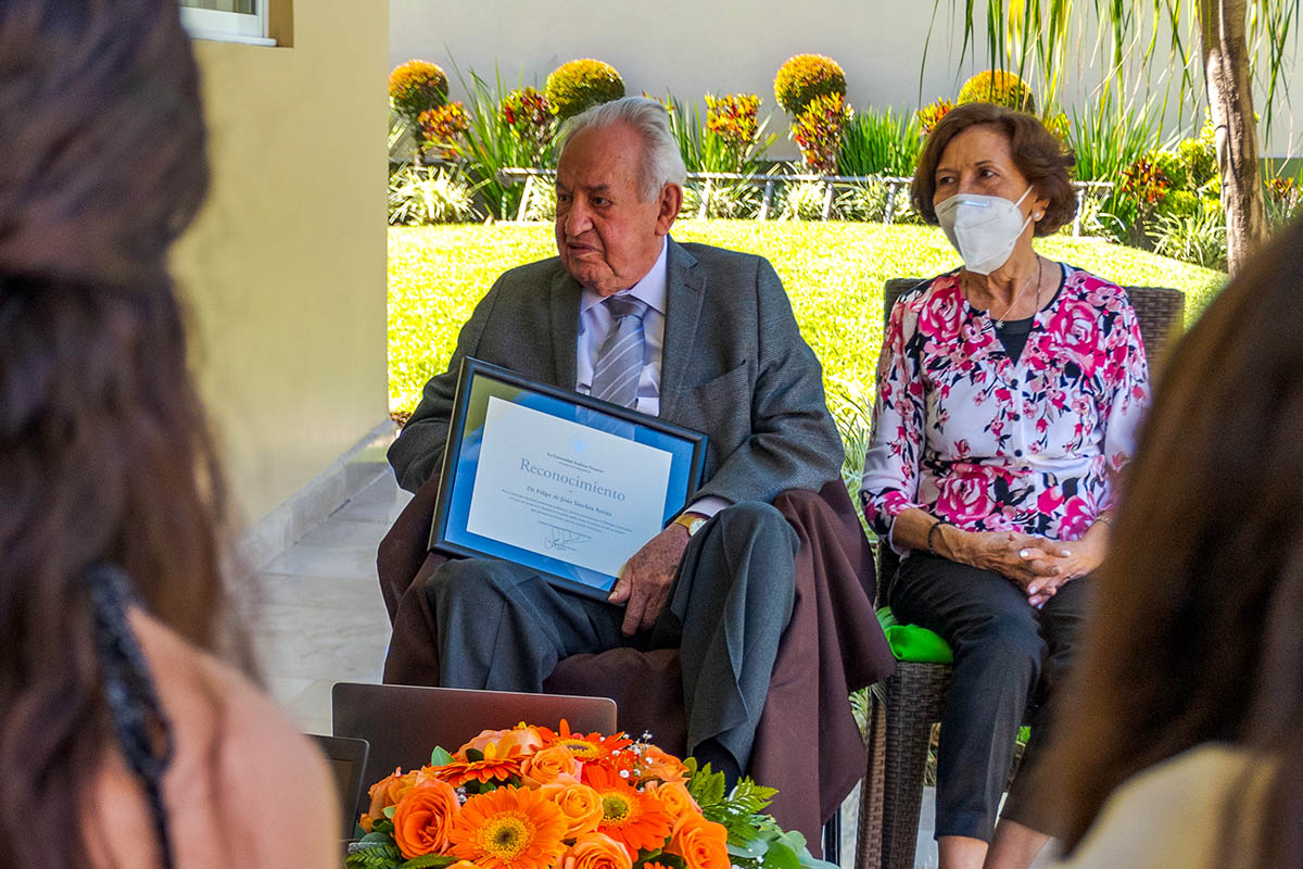 3 / 4 - Homenaje al Dr. Felipe de Jesús Sánchez Ancira por el Día del Médico