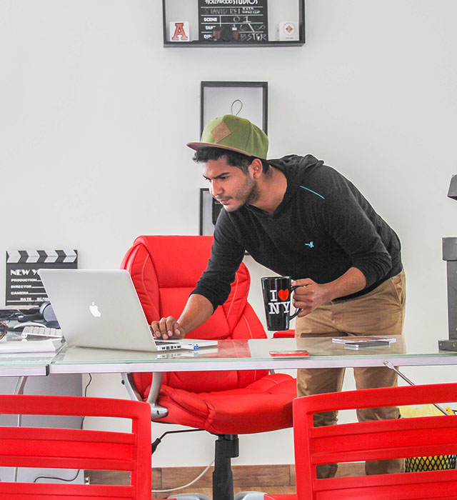 La Vanguardia en Laboratorios y Plan de Estudios Fueron Determinantes en mi Formación