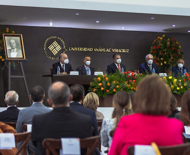 Memorable Homenaje al Dr. Jesus L&oacute;pez Dom&iacute;nguez en el Marco del D&iacute;a del M&eacute;dico