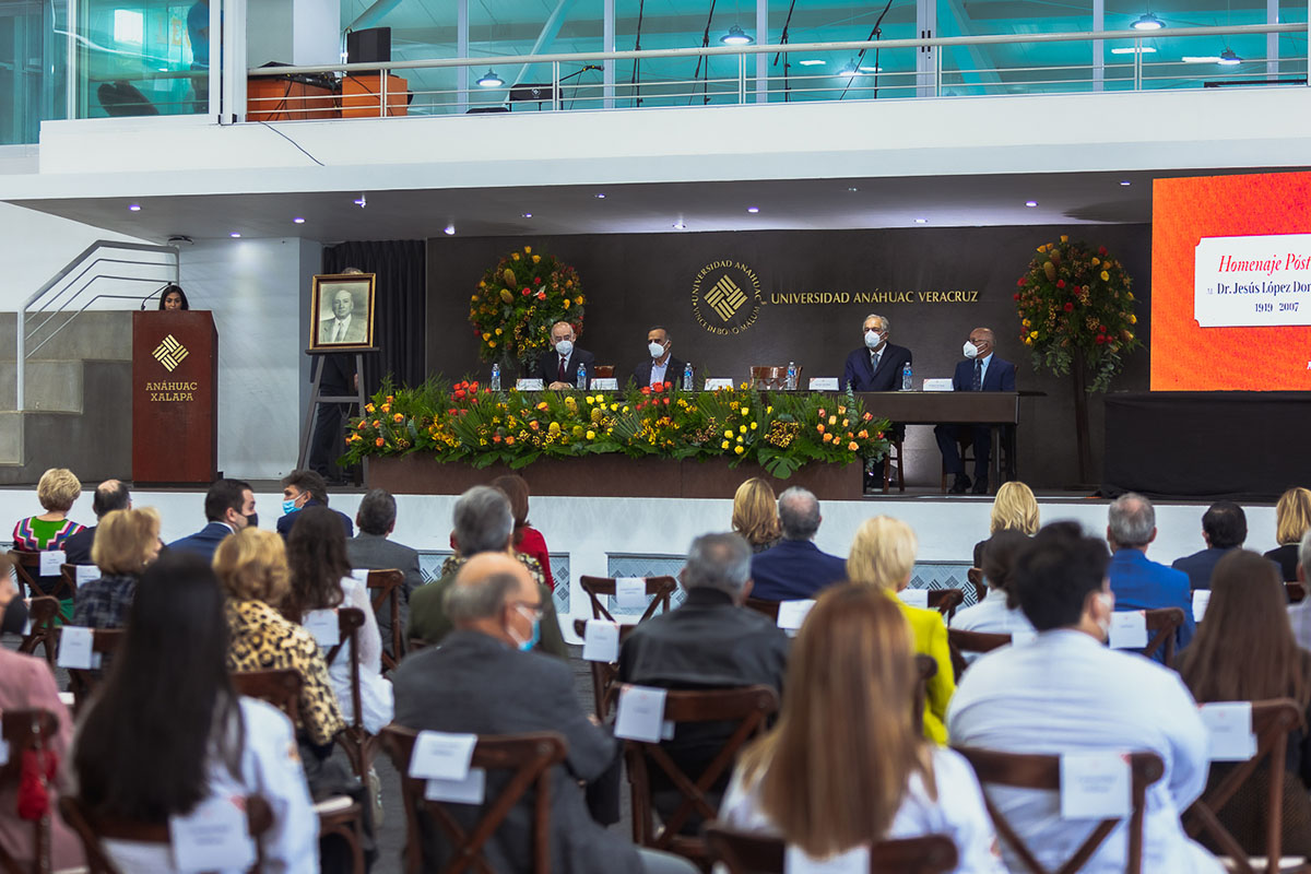 1 / 52 - Memorable Homenaje al Dr. Jesus López Domínguez en el Marco del Día del Médico