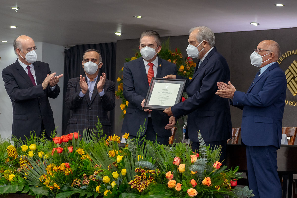 31 / 52 - Memorable Homenaje al Dr. Jesus López Domínguez en el Marco del Día del Médico