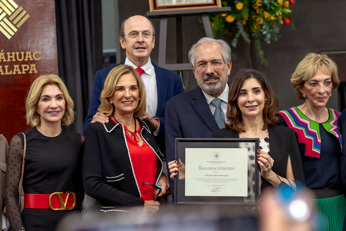 48 / 52 - Memorable Homenaje al Dr. Jesus López Domínguez en el Marco del Día del Médico