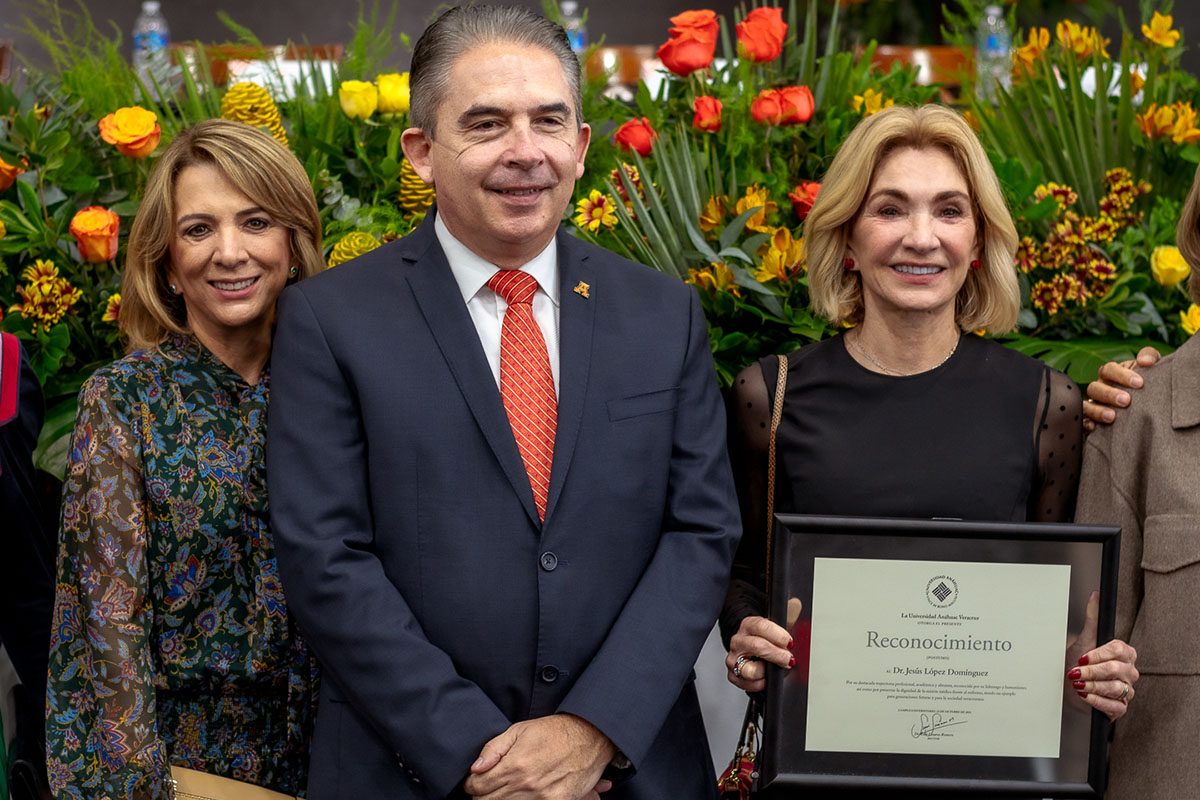 50 / 52 - Memorable Homenaje al Dr. Jesus López Domínguez en el Marco del Día del Médico