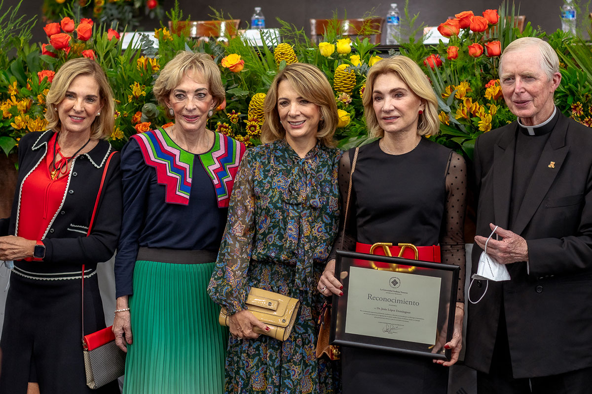 52 / 52 - Memorable Homenaje al Dr. Jesus López Domínguez en el Marco del Día del Médico