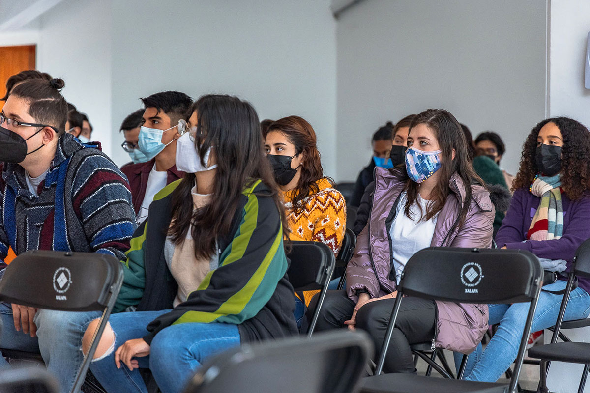 2 / 36 - La Esperanza del Adviento Llega a Nuestra Universidad