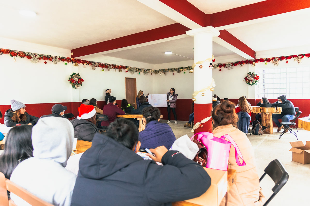 30 / 36 - La Esperanza del Adviento Llega a Nuestra Universidad