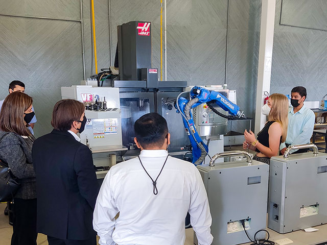 Visita de Directivos de TenerisTamsa al Laboratorio de Ingenier&iacute;a del campus C&oacute;rdoba-Orizaba