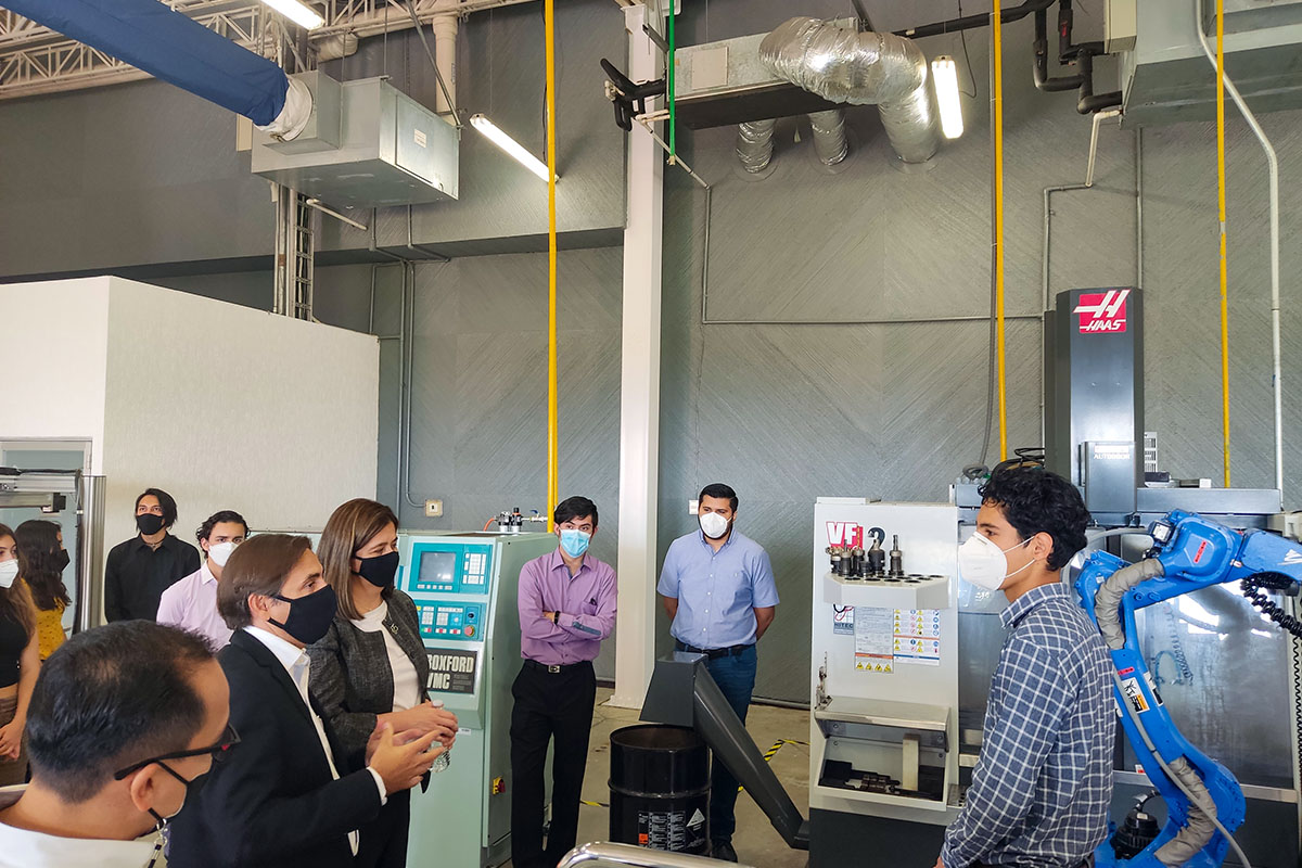 1 / 4 - Visita de Directivos de TenerisTamsa al Laboratorio de Ingeniería del campus Córdoba-Orizaba