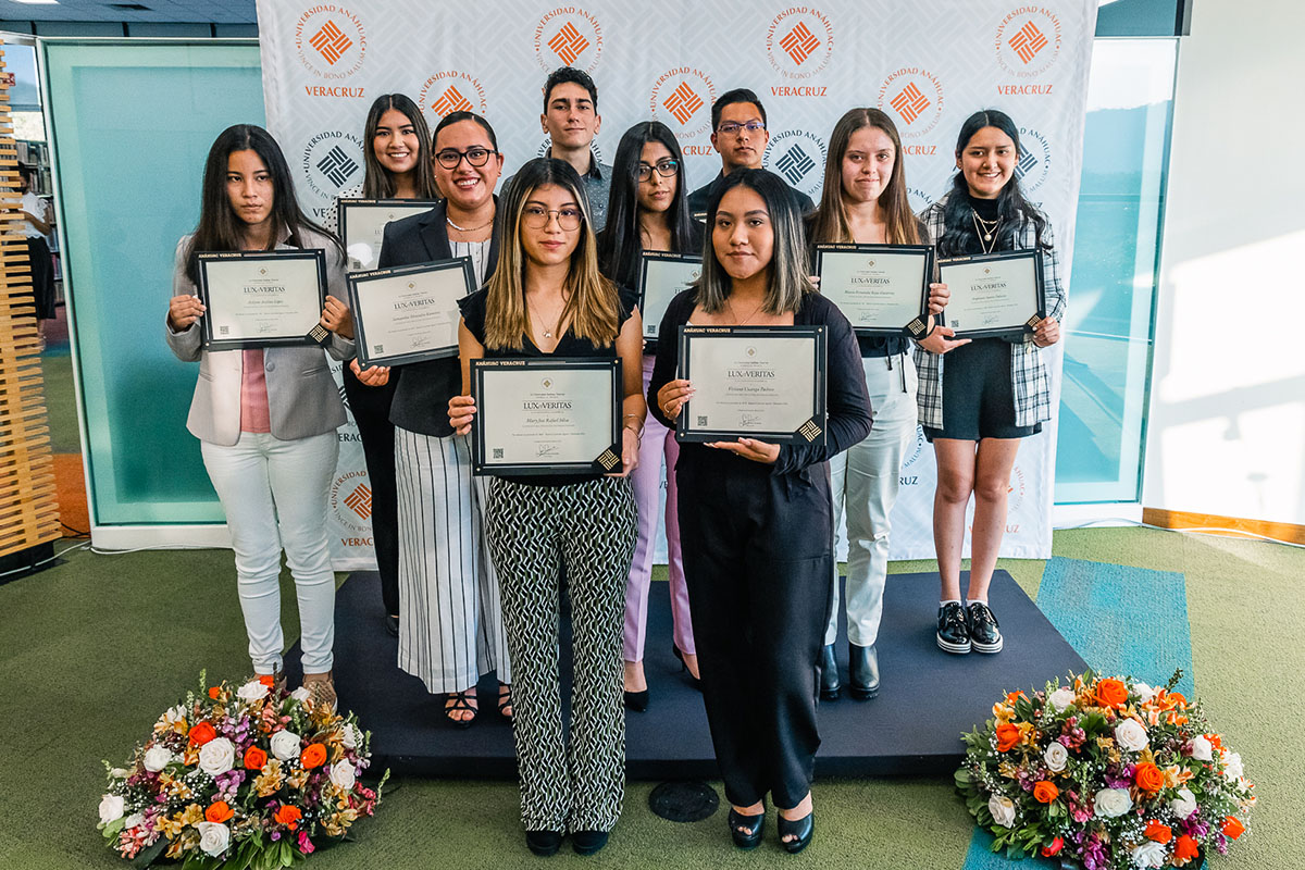 27 / 37 - Entrega de Premios Lux et Veritas 2022