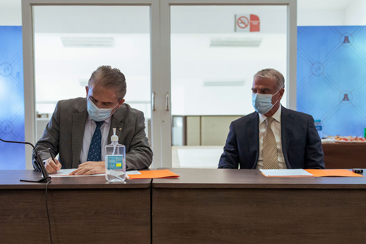2 / 19 - Nuevo Consejo Consultivo Académico Conformado por Líderes de la Salud Dental
