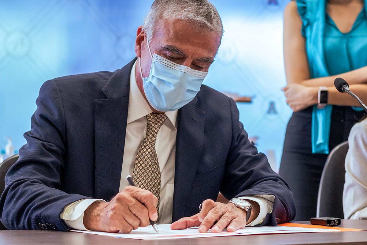 3 / 19 - Nuevo Consejo Consultivo Académico Conformado por Líderes de la Salud Dental