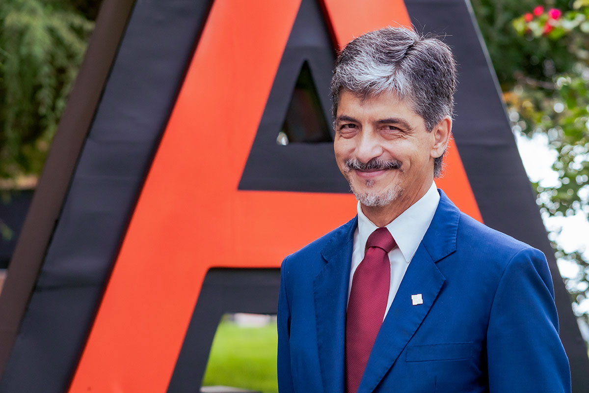 16 / 19 - Nuevo Consejo Consultivo Académico Conformado por Líderes de la Salud Dental