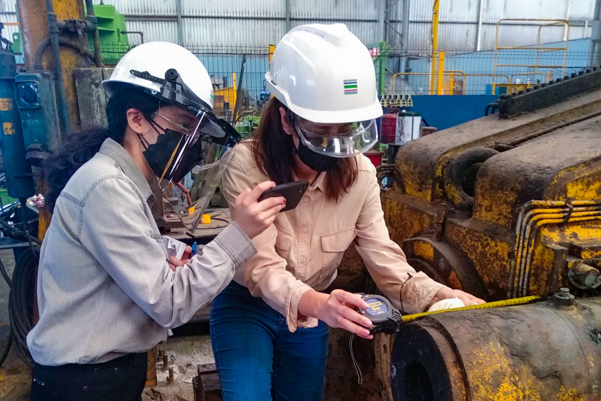 1 / 3 - Visita de Estudiantes de Ingeniería a Tenaris Tamsa