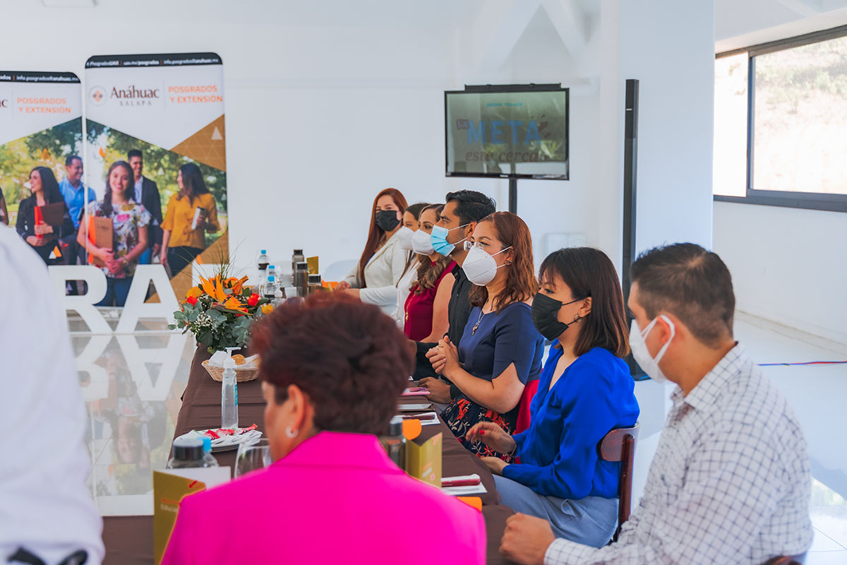 5 / 21 - La Meta Está Cerca: Clausura de la Primera Generación de la Maestría en Educación