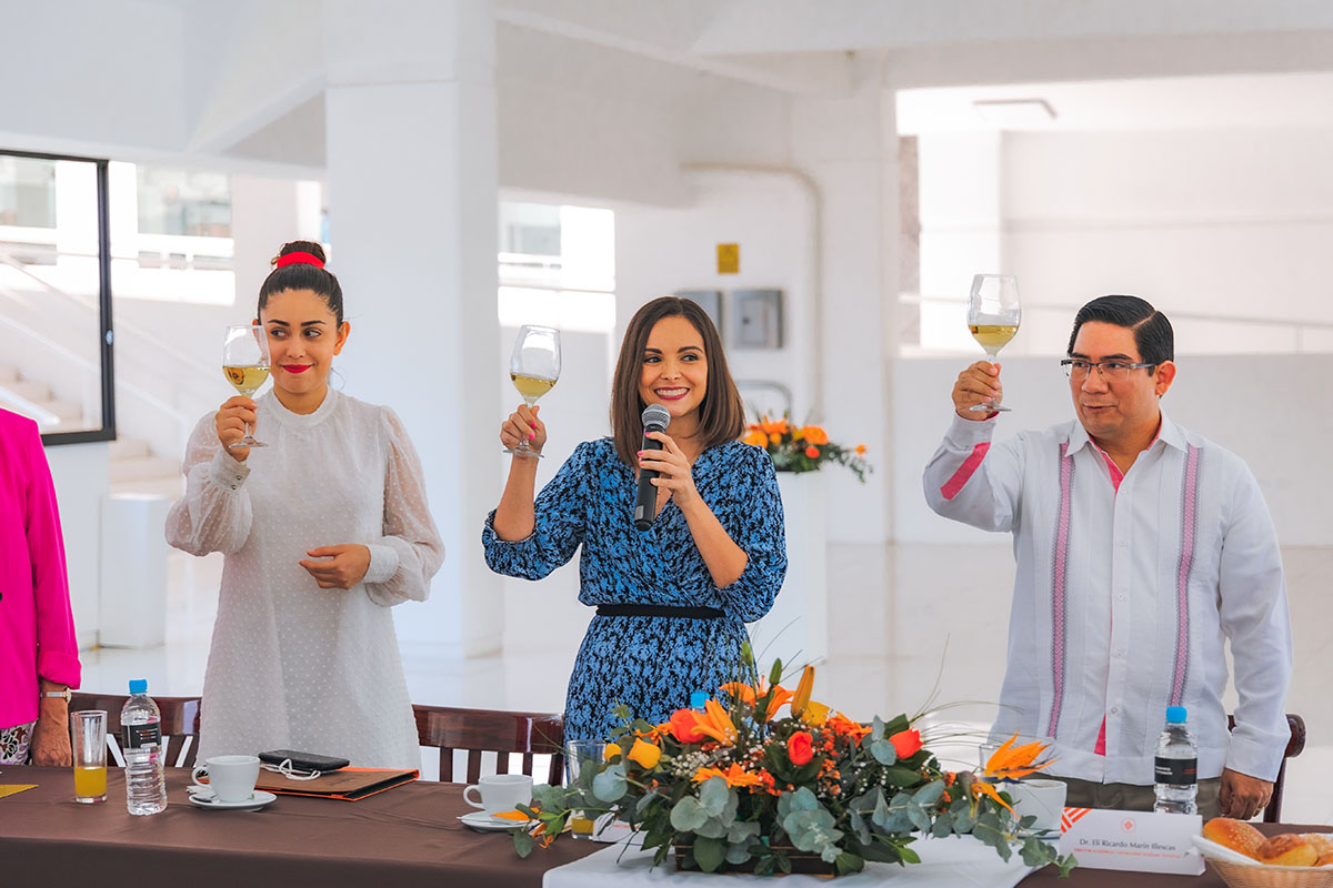 13 / 21 - La Meta Está Cerca: Clausura de la Primera Generación de la Maestría en Educación