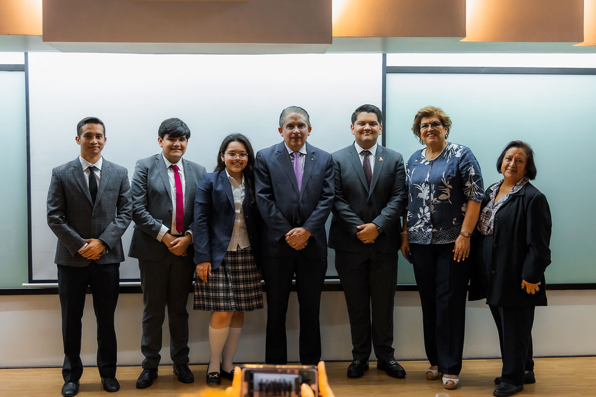 13 / 17 - Prepa Anáhuac Veracruz Participa en el XXVI Premio Lidera