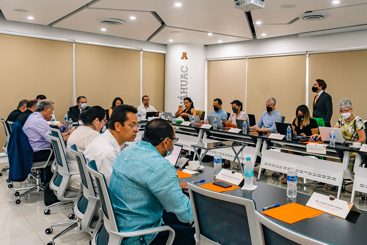 4 / 13 - Encuentro de Directores de Investigación de la Red Internacional de Universidades del Regnum Christi (RIU) 2022