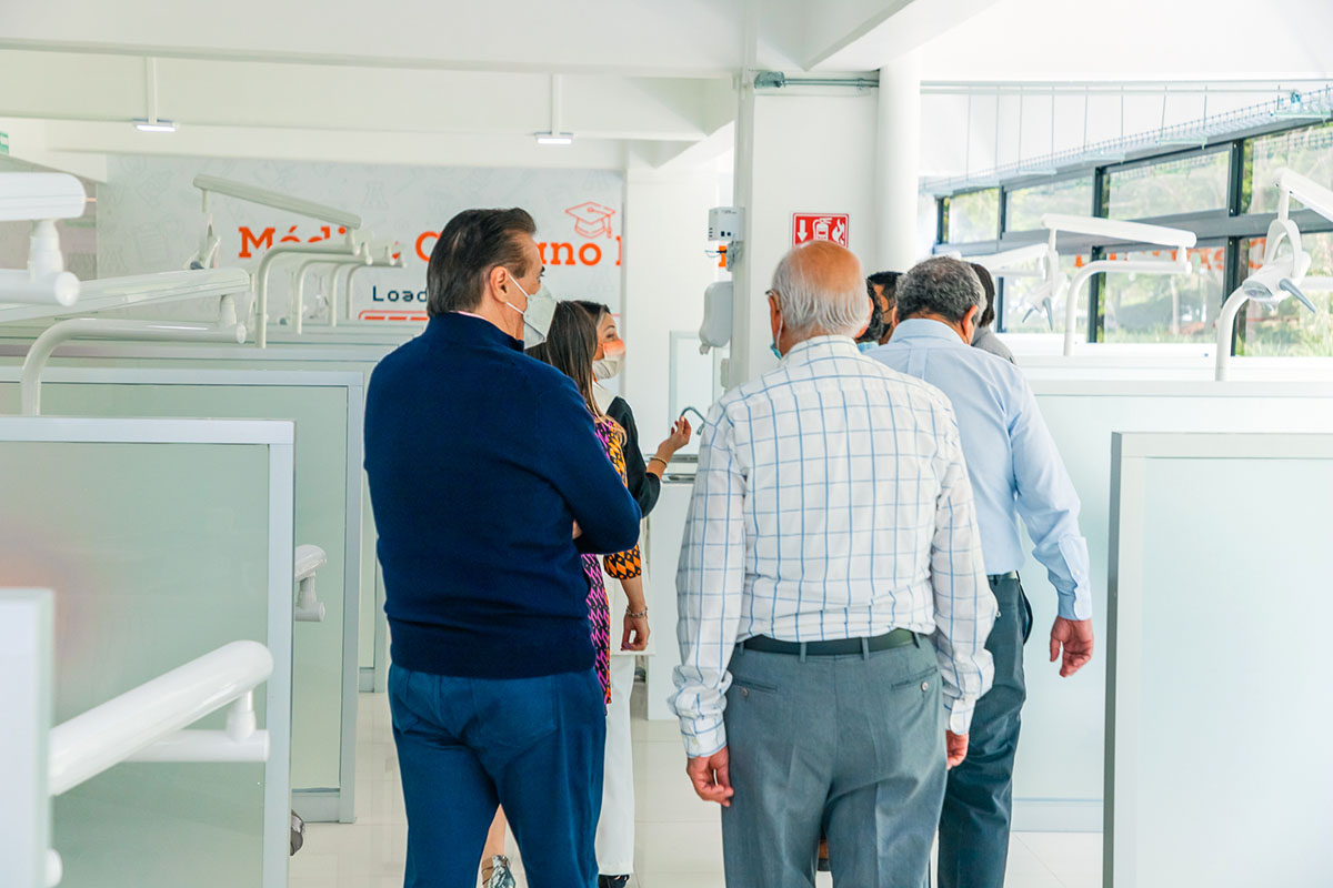 9 / 10 - Inauguración de Laboratorios Dentales de Última Generación